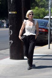 Kate Mara Shows Off Her Platinum Blonde Hair - Los Angeles 07/29/2021