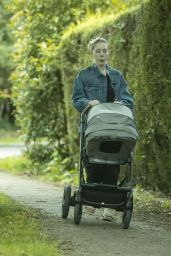 Katherine Ryan - Out for a Walk 08/12/2021