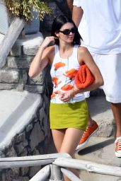 Kendall Jenner Wearing Floral-patterned Vest Top and a Green Mini Skirt - Salerno 08/25/2021