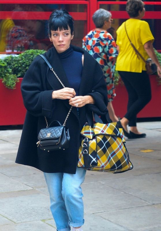 Lily Allen in Casual Outfit - London 08/18/2021