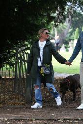 Lisa Armstrong With New Boyfriend - West London 08/08/2021