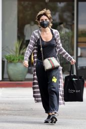 Lisa Rinna - Shopping at Towne in Beverly Glen, LA 08/21/2021