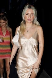 Lottie Moss Night Out Style - Notting Hill 08/14/2021
