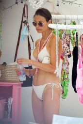 Melanie Sykes in a Bikini on Holiday in Venice 08/12/2021