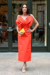 Minnie Driver in a Red Carolina Herrera Dress With Yellow Bag - New York 08/02/2021