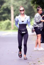 Nina Agdal in Workout Outfit - New York 08/28/2021