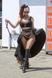Phoebe Price - Pumps Gas in Hollywood 08/09/2021