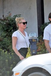 Rebecca Romijn - Running Errands in Los Angeles 08/12/2021