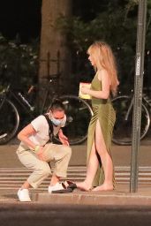 Sabrina Carpenter - Shooting a Music Video for "Skinny Dipping" in NYC 08/27/2021