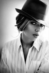 Scarlett Johansson - Photoshoot for Esquire 2013