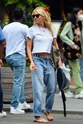 Sienna Miller -Out in New York 08/28/2021