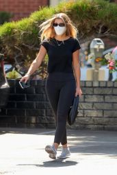 Sofia Richie in Leggings - Shopping at XIV Karats Ltd in Beverly Hills 08/09/2021
