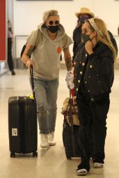 Taryn Manning - LAX Airport in Los Angeles 08/12/2021