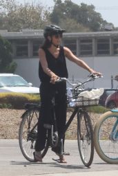 Terri Seymour and Lauren Silverman - Bike Ride in Malibu 08/22/2021