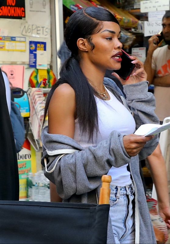 Teyana Taylor at the "A Thousand and One" Set in Manhattan 08/04/2021