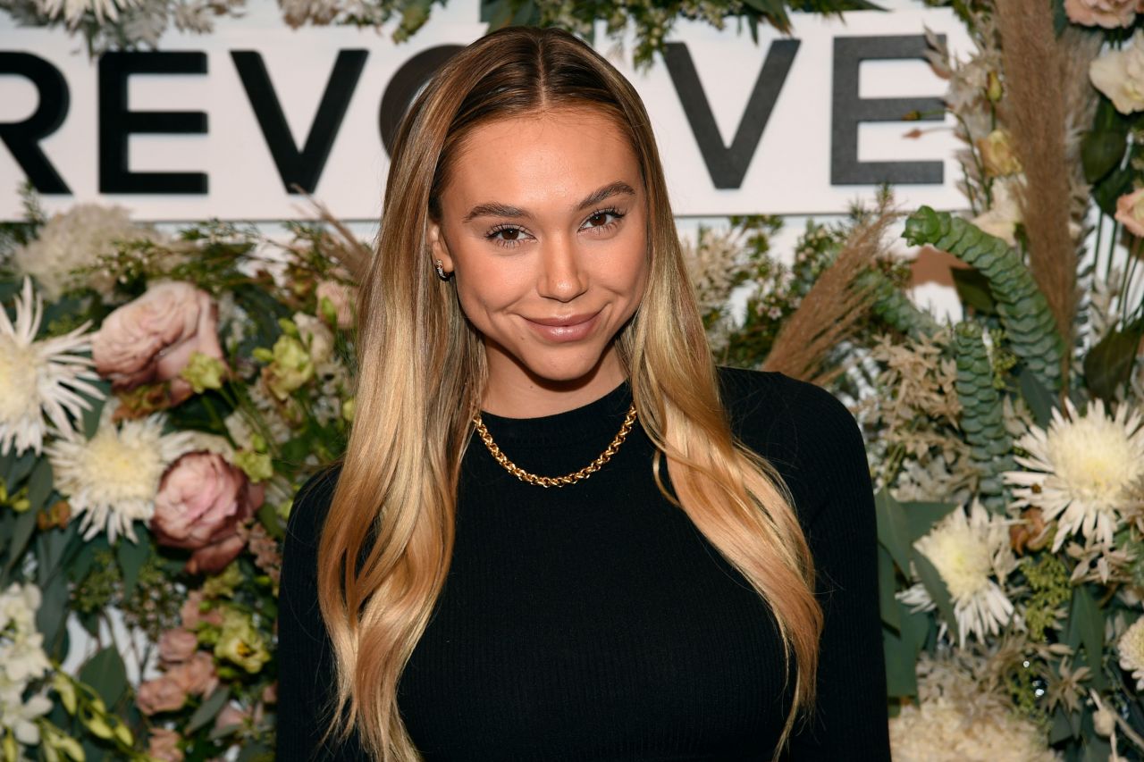 Alexis Ren – REVOLVE Gallery Private Event at Hudson Yards in NYC 09/09