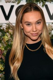 Alexis Ren – REVOLVE Gallery Private Event at Hudson Yards in NYC 09/09/2021