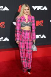 Avril Lavigne – 2021 MTV Video Music Awards