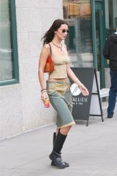 Bella Hadid Street Style - New York 09/01/2021