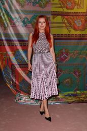 Bella Thorne – Arriving to the Versace Fashion Show in Milan 09/24/2021