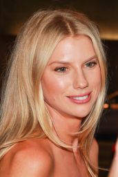 Charlotte McKinney Night Out Style - Craig’s in Los Angeles 09/24/2021