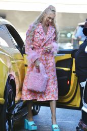 Christine Quinn Street Style - South Beverly Grill in Beverly Hills 09/02/2021