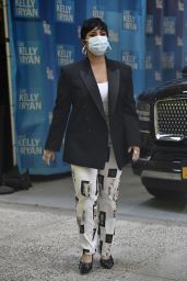 Demi Lovato - Outside "Live with Kelly & Ryan" in NYC 09/30/2021