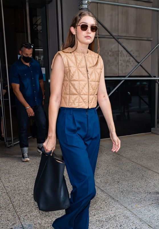 Gigi Hadid - Leaving the Altuzarra Fashion Show in NYC 09/12/2021