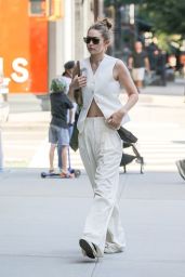 Gigi Hadid - Out in New York 09/07/2021