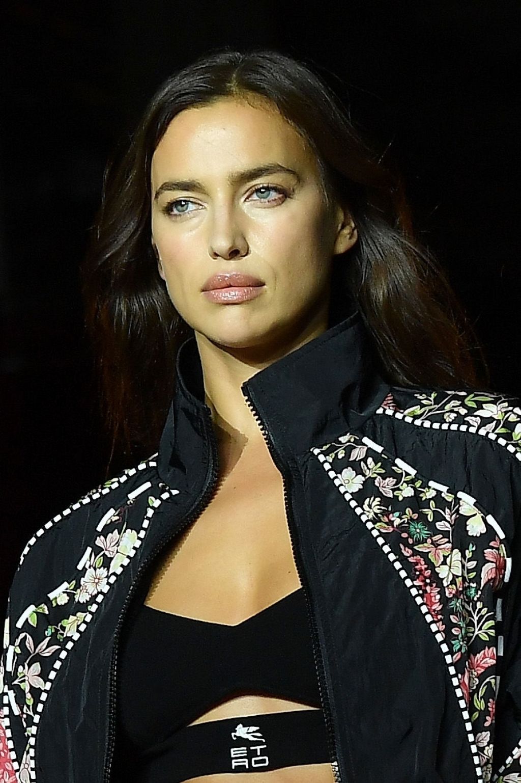 Irina Shayk Walks ETRO Fashion Show at the Milan Fashion Week 09/23 ...