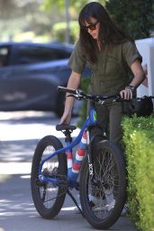 Jennifer Garner - Out in Pacific Palisades 09/04/2021