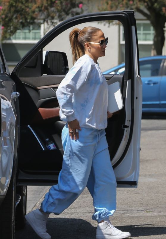 Jennifer Lopez in Comfy Outfit - Los Angeles 09/17/2021