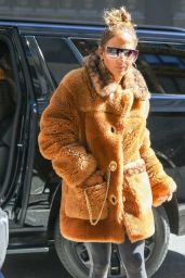 Jennifer Lopez - Out in New York City 09/24/2021