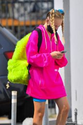 JoJo Siwa Wears a Colorful Outfit - Pasadena 09/29/2021