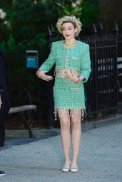 Julia Garner - Filming in New York 09/26/2021