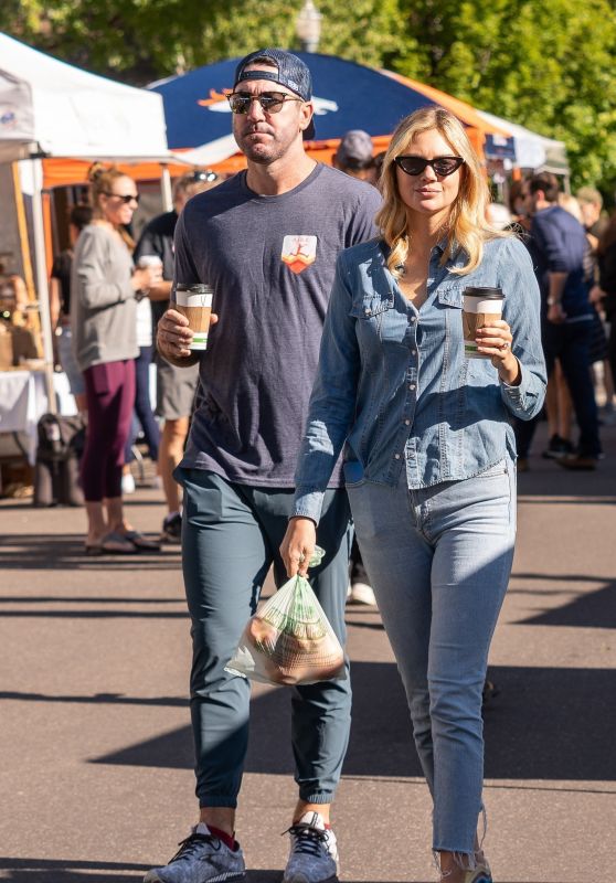 Kate Upton - Out in Aspen 09/18/2021