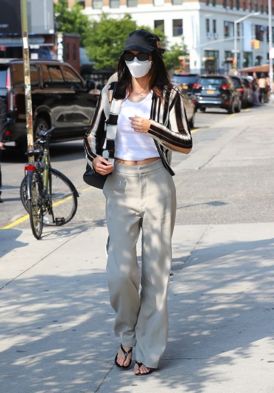 Kendall Jenner Street Style - New York 09/12/2021 • CelebMafia