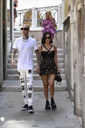 Kourtney Kardashian - Shopping in Venice 09/30/2021