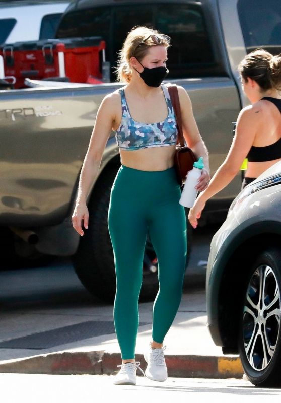 Kristen Bell - Out in Los Feliz 09/13/2021