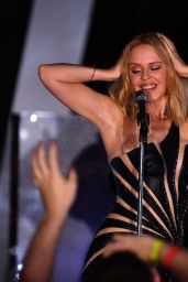 Kylie Minogue - Performs at Global Citizen Live in London 09/25/2021