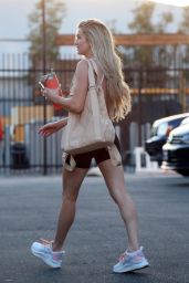 Lindsay Arnold - Leaving the DWTS Studio in Los Angeles 09/05/2021