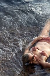 Molly Sims in a Bikini in Capri 09/06/2021