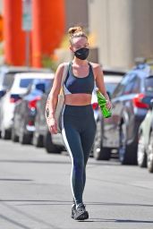 Olivia Wilde Wearing a Sports Bra and Leggings - Silverlake 09/27/2021