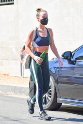 Olivia Wilde Wearing a Sports Bra and Leggings - Silverlake 09/27/2021