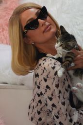 Paris Hilton - Photoshoot at Crumbs and Whiskers in West Hollywood 09/02/2021