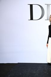 Rosamund Pike – Dior Show at the Paris Fashion Week 09/28/2021