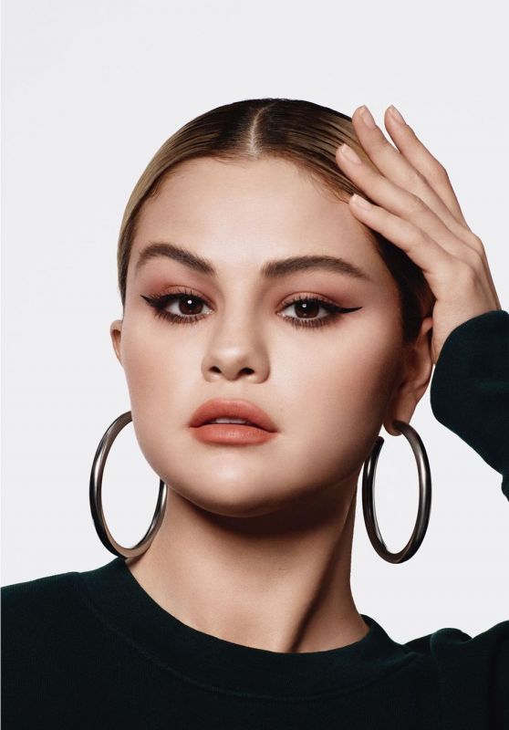 Selena Gomez - Live Stream Video and Photos 09/01/2021