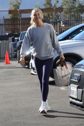 Amanda Kloots at the DWTS Studio in Los Angeles 10/26/2021