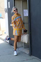Amanda Kloots - Out in Los Angeles 10/05/2021