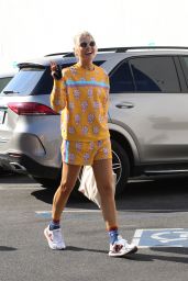 Amanda Kloots - Out in Los Angeles 10/05/2021